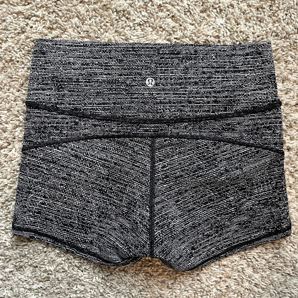 Lululemon boogie shorts, size 8, NWOT but missing rip tag never been worn.